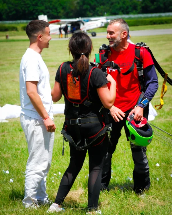 Sensations fortes en parachutisme dans les Hautes-Alpes