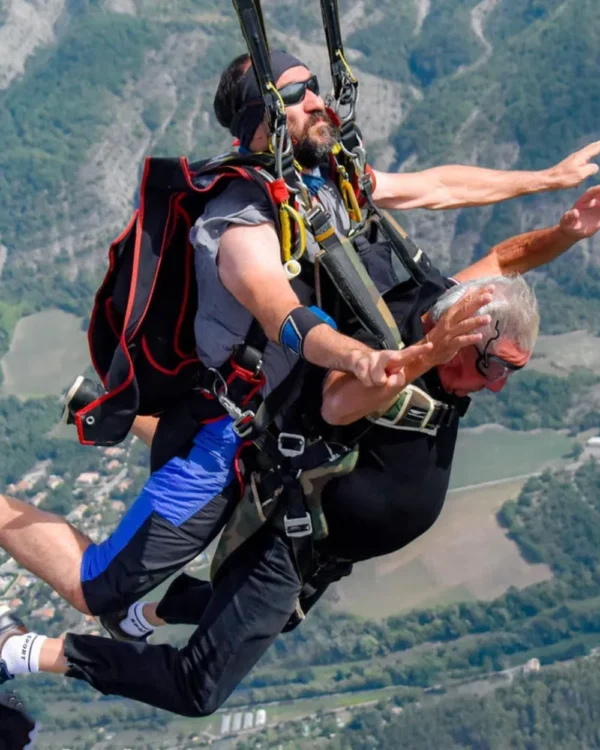 Saut tandem avec moniteur certifié à Gap Tallard